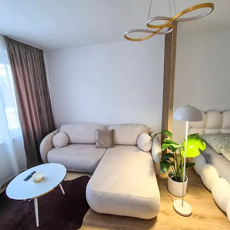 Sarka アパート *